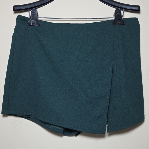 SHEIN Pants - SHEIN Dark Green Skort